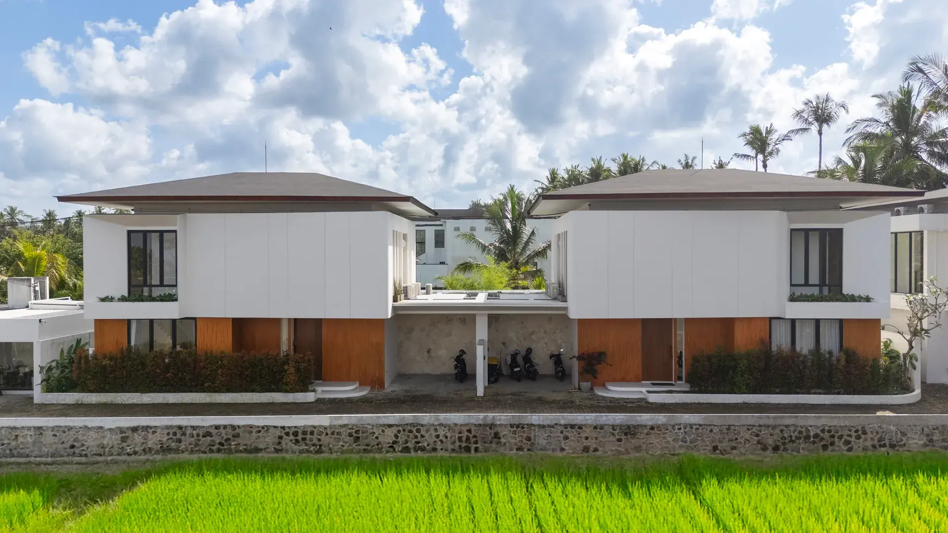 Villa 1 y Villa 2 con entrada privada junto a los arrozales
